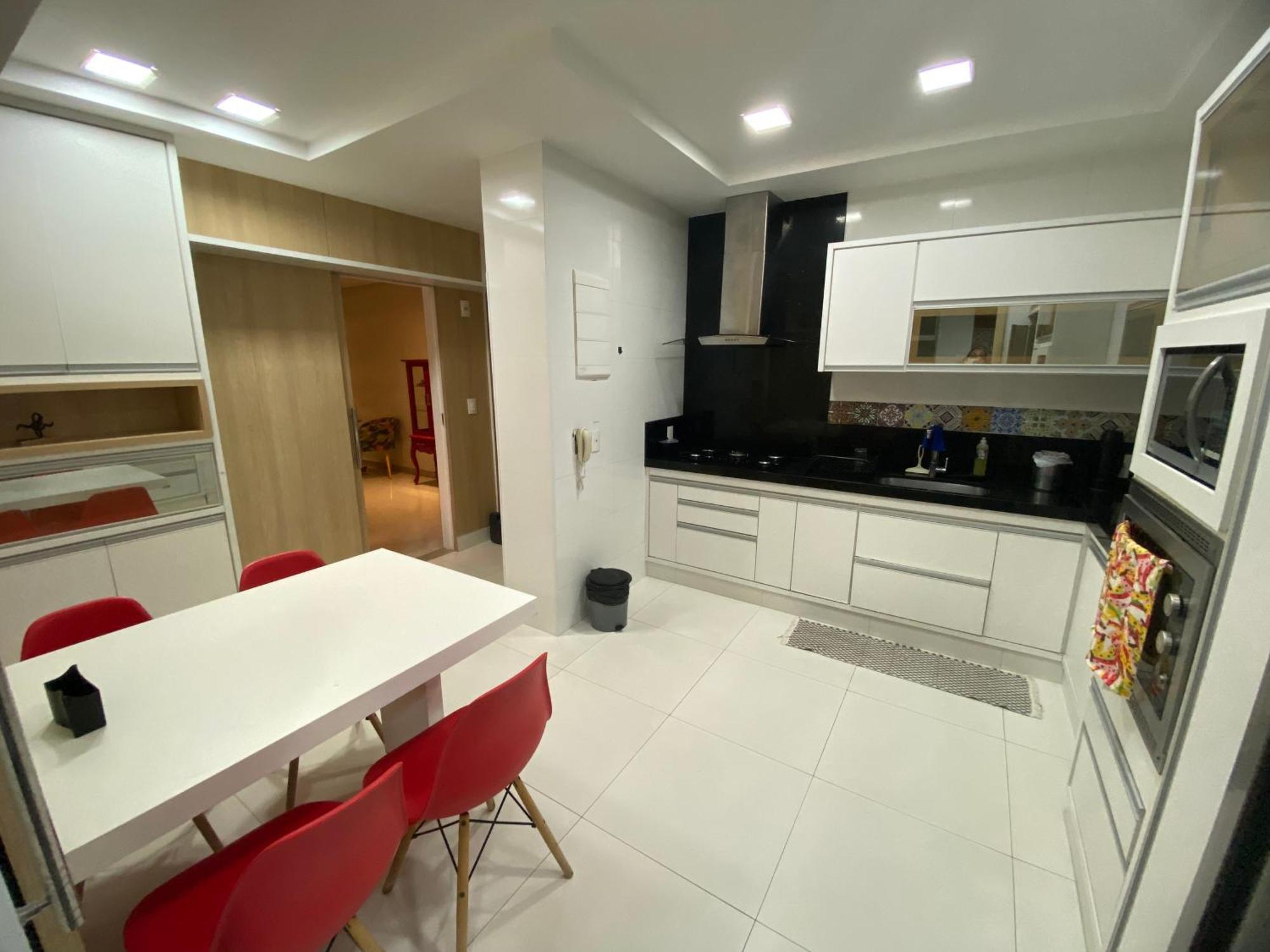 Apt 3Q Luxo Com Ar E Jacuzzi Na Beira Mar Гуарапарі Екстер'єр фото