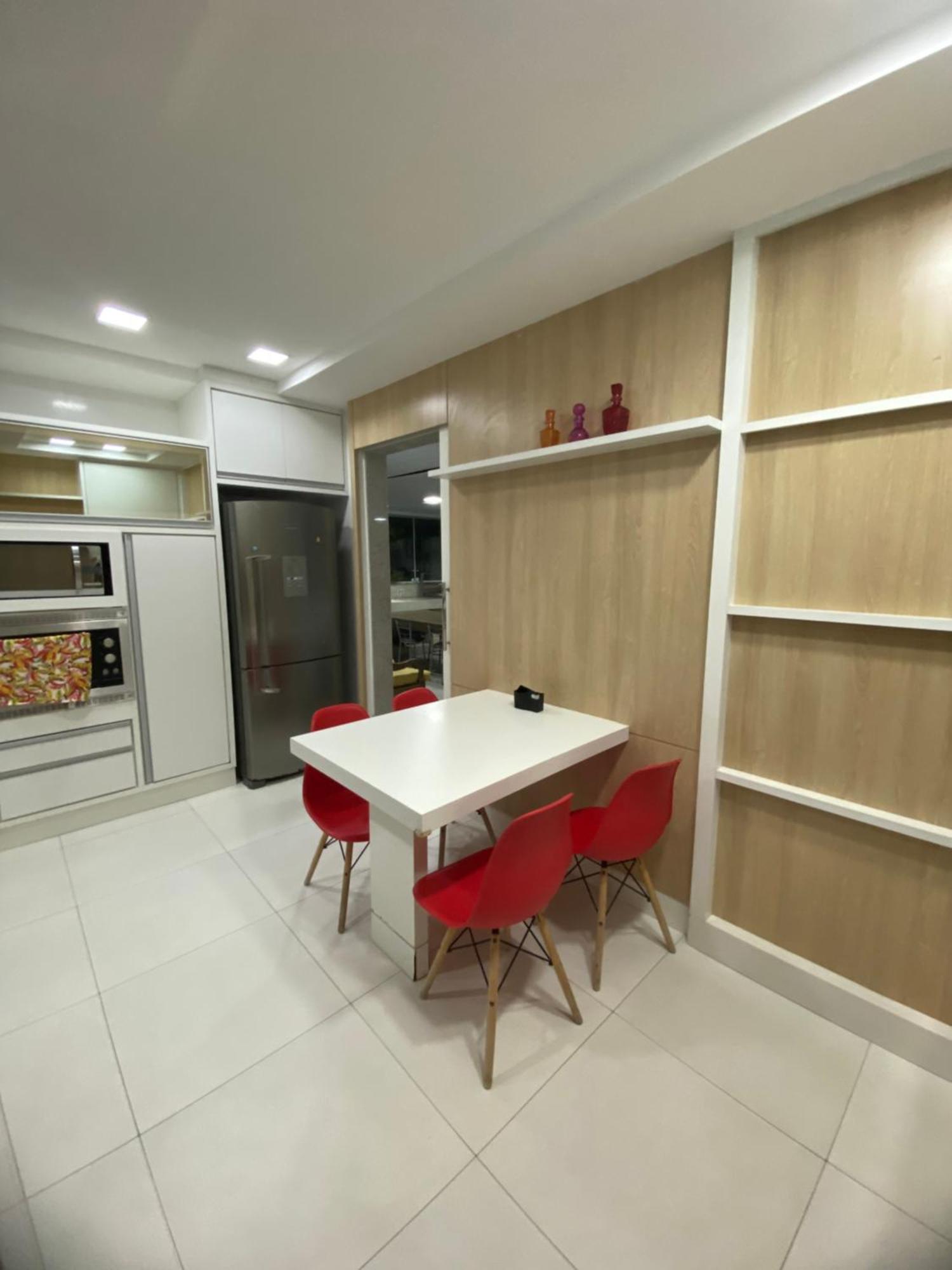 Apt 3Q Luxo Com Ar E Jacuzzi Na Beira Mar Гуарапарі Екстер'єр фото