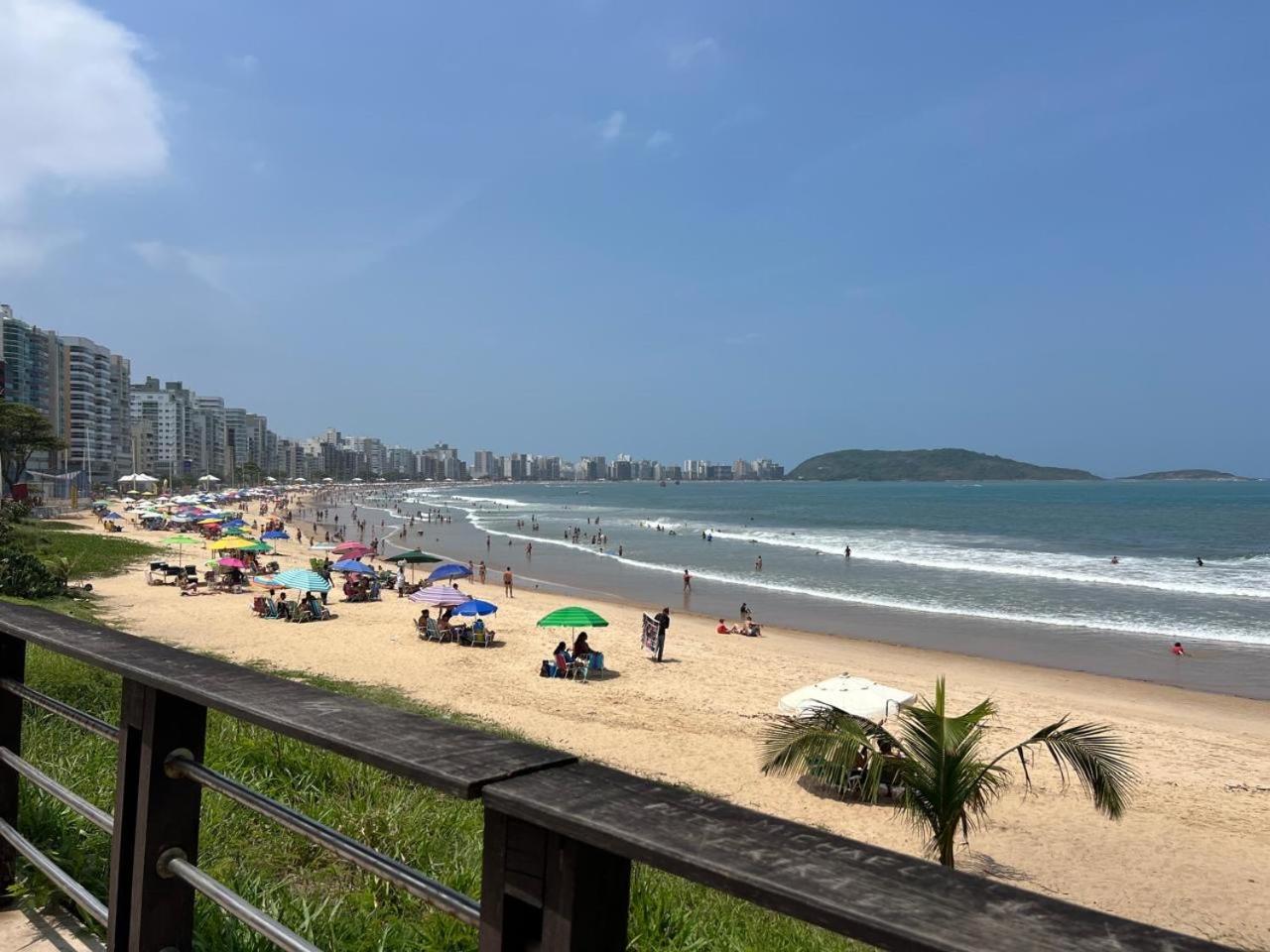 Apt 3Q Luxo Com Ar E Jacuzzi Na Beira Mar Гуарапарі Екстер'єр фото
