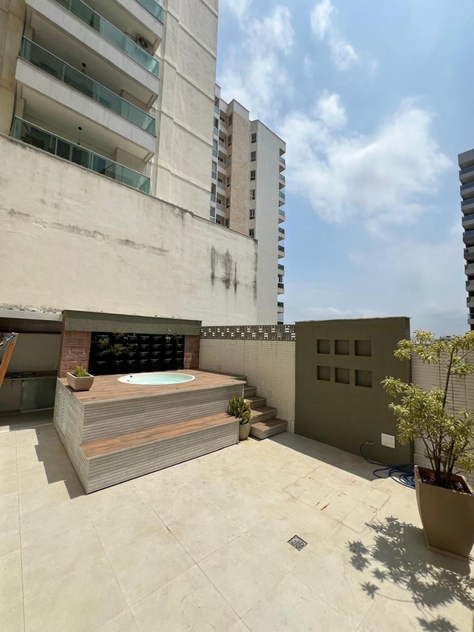 Apt 3Q Luxo Com Ar E Jacuzzi Na Beira Mar Гуарапарі Екстер'єр фото